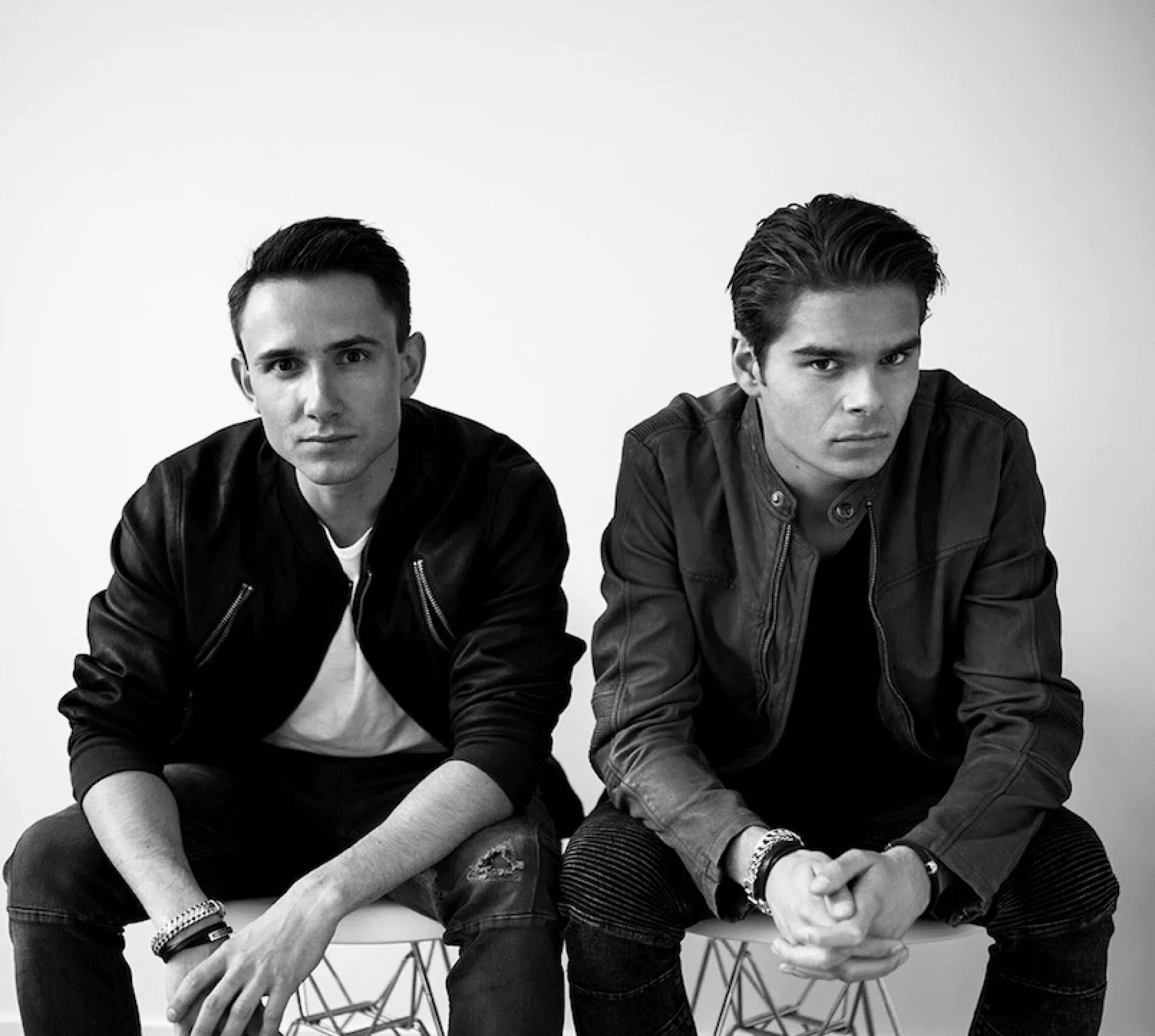 Lucas steve feel alive. Лукас и стив. Lucas steve when i wake up. Lucas steve when i wake up. Lucas & steve - i want it all обложка.