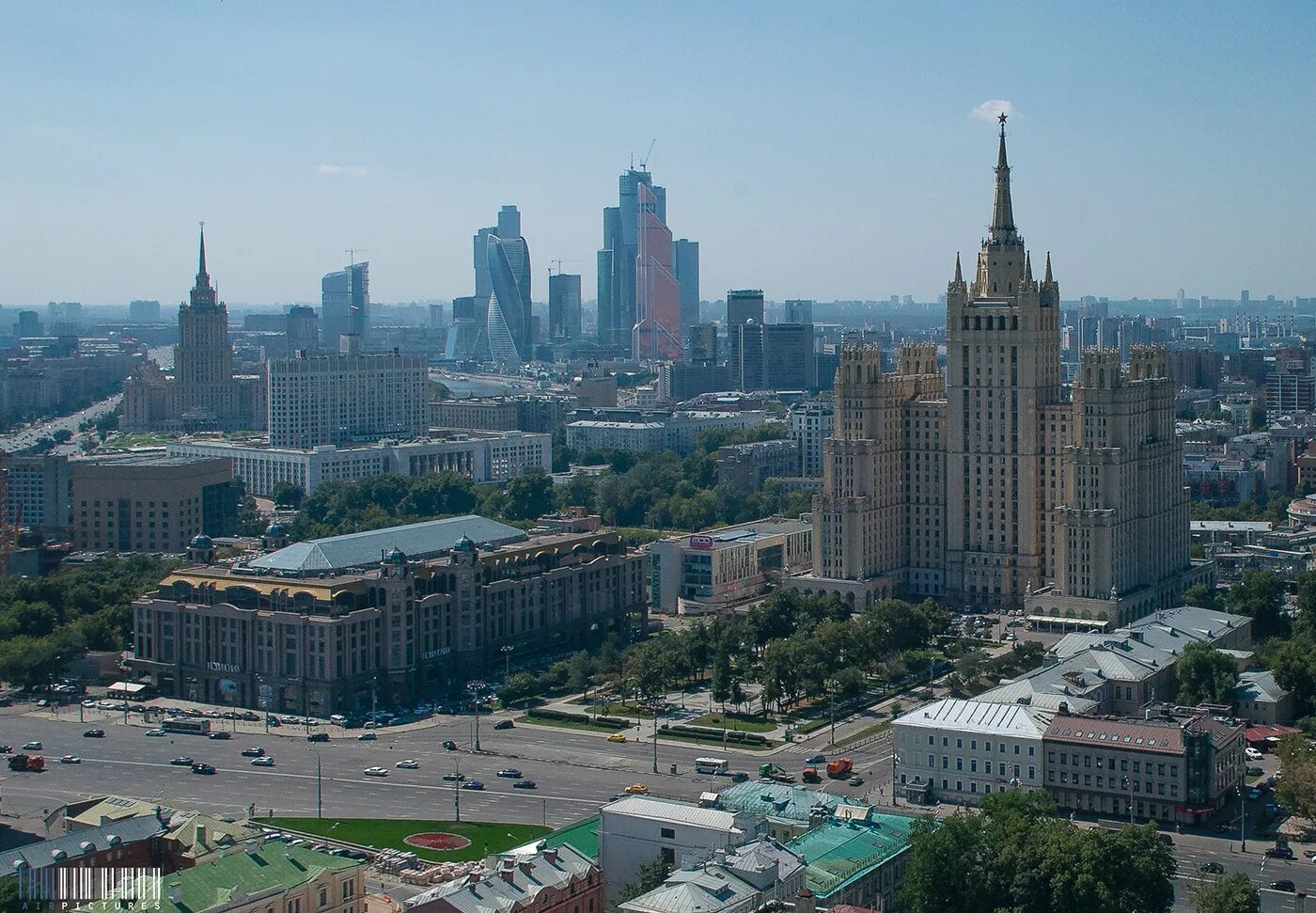 административно-жилое здание возле «красных ворот». площадь жилых домов в москве. высотное здание на кудринской площади, москва. кудринская высотка москва. сталинские высотки в москве мгу.