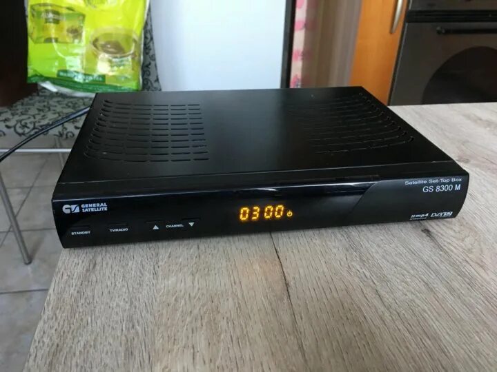 Приставка триколор gs8304. Gs 8300n. General satellite gs 300. Ресивер триколор 8300. Приставка триколор gs 8300.