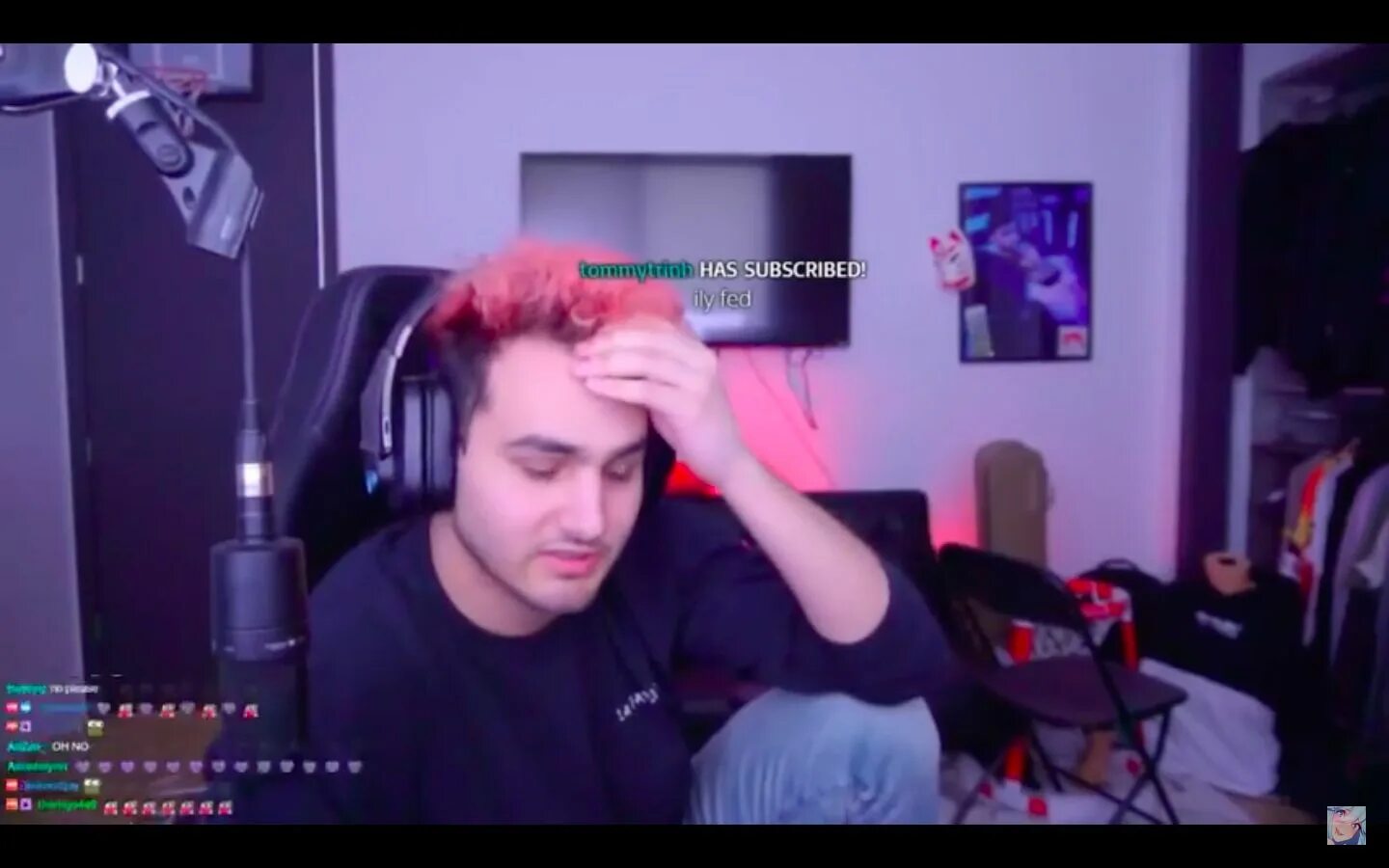 Feed the streamer. Red feed стример. semmyx стример. каша стример лицо.