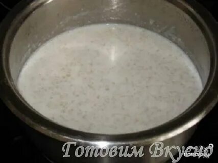 Овсяная каша на молоке в кастрюле