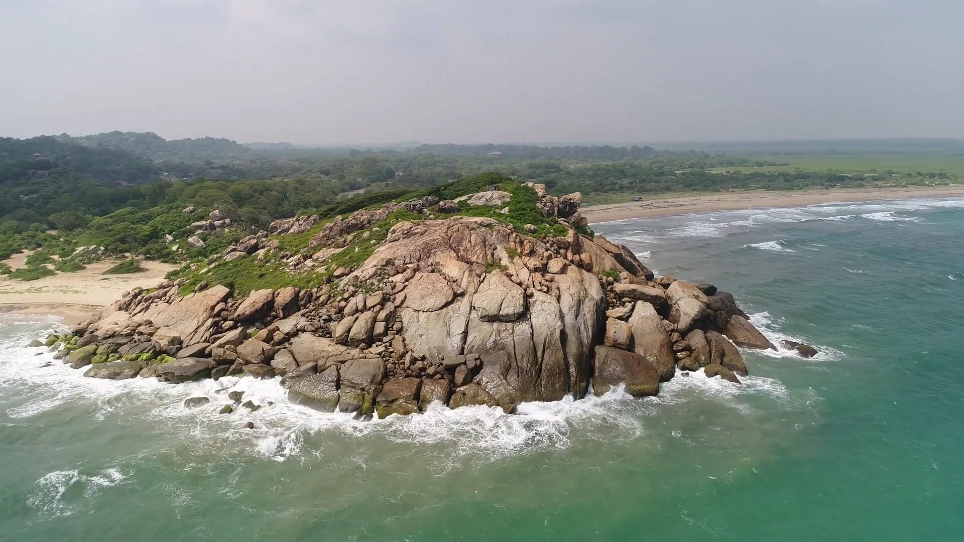 Слоновья скала в исландии. Слоновья скала в исландии. Остров хеймаэй исландия гора. Слоновья скала шри-ланка. Скала слон в исландии.