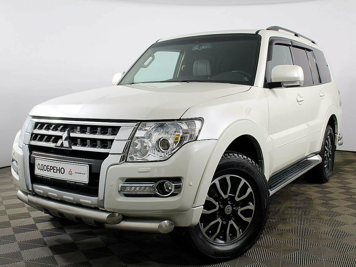 Mitsubishi pajero 2015