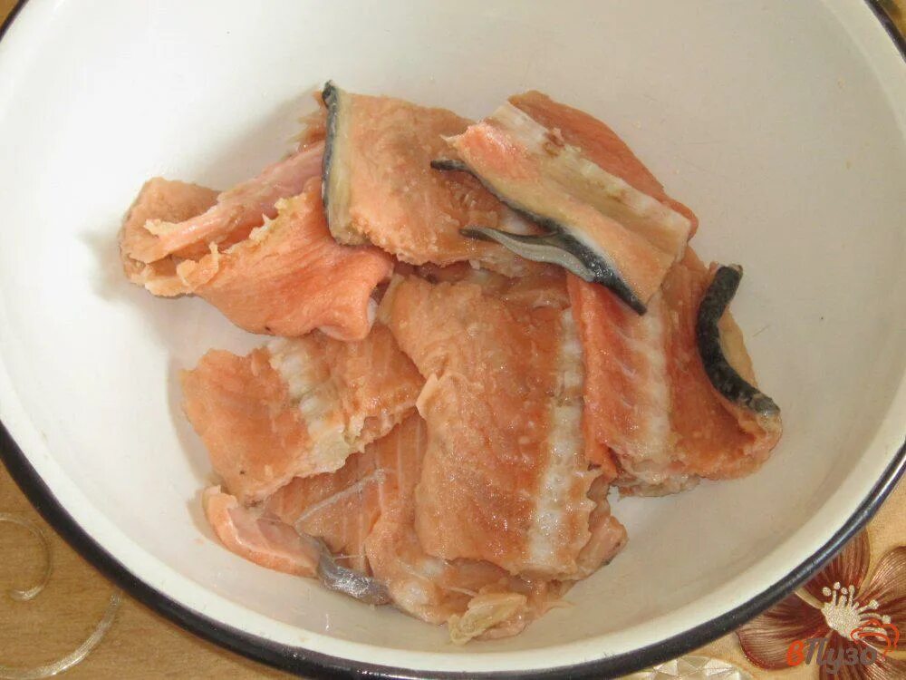 Брюшко лосося теша. Обрезки красной рыбы. Лосось филе обрезь. Обрезки лосося. Брюшки красной рыбы.