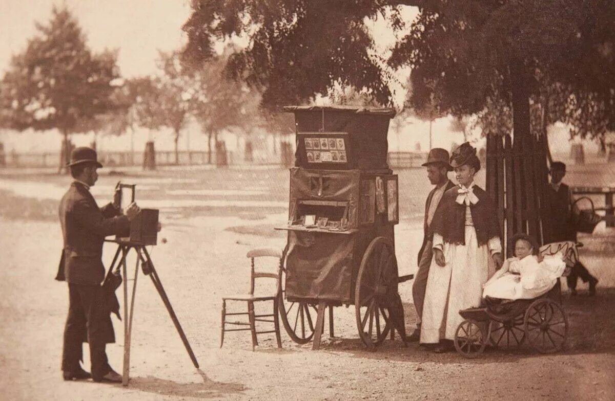 В каждом фото история. Лондон 19го века. Лондон конца 19го века люди. Джон Томсон фотограф 19 век Англия. Первые фотографии 19 века.