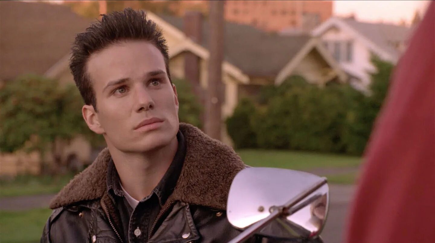 Джеймс херли. Близнецы льюис и спрингер. Твин пикс джеймс. Джеймс маршалл твин пикс. James twinning.