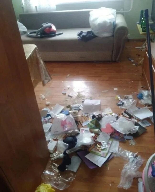 Замерзший дом. Убийство женщины в квартире. Убитые квартиры. Оставила квартиру открытой. Оставила квартиру открытой.