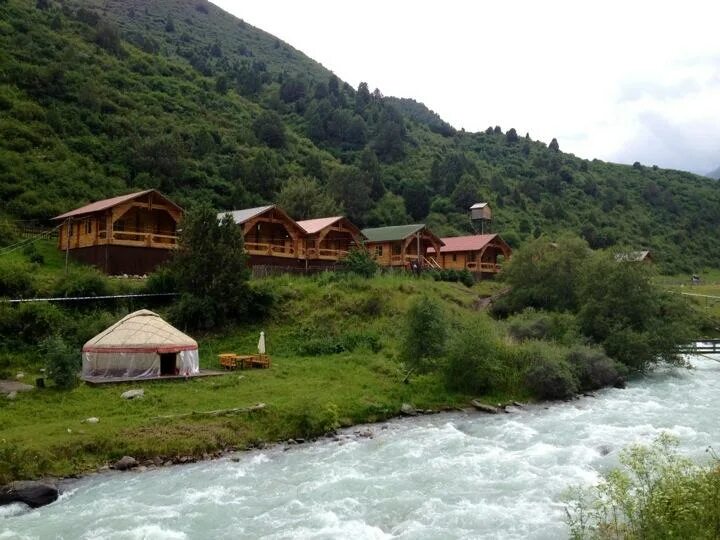 12 месяцев база отдыха вологодская область. база 12 месяцев кириллов. 12 месяцев везения турбаза самара. парк отель 12 месяцев кударейка. коттедж 38 попугаев база семиозерье.