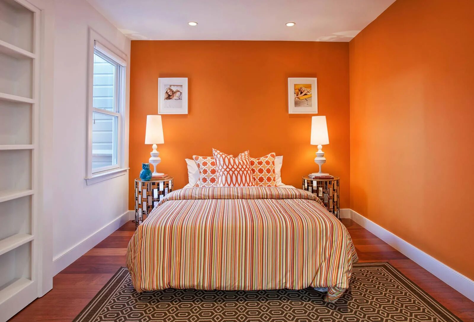 Сочетание цветов потолка. Спальня в оранжевых тонах. Оранжевый цвет в интерьере. Цвет стен в спальне. Комната с оранжевыми стенами.