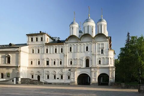 Дворцы и храмы московского кремля