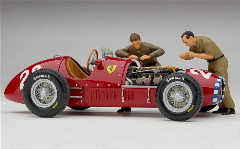 CMC 1/18 Alfa Romeo. Нино Фарина гонщик. Фигурка Nino Farina 1/18 SF. Нино фарины