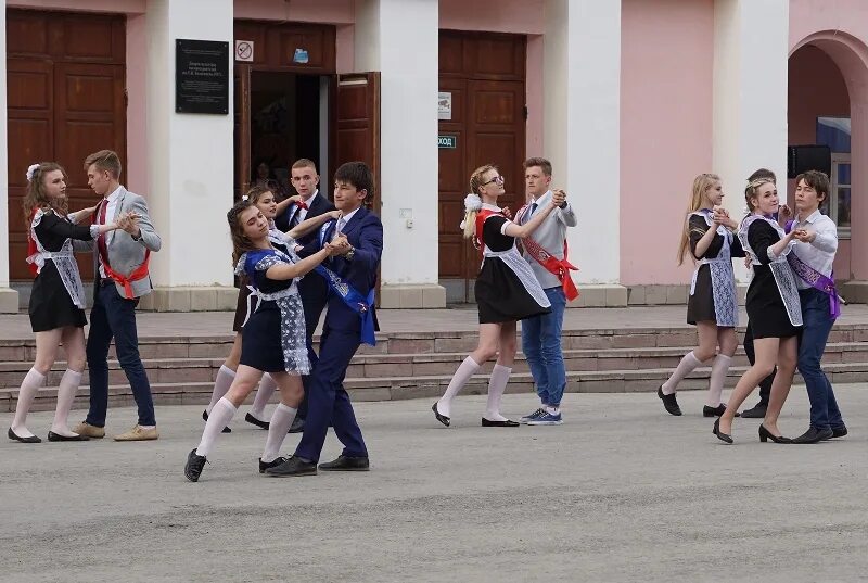 Выпускники Краснотурьинск школа 24. Выпускники ФПНПК. Бекабад школа 10. Vipuskniki 2012 выпускники ВГИК. Выпускники специальных школ