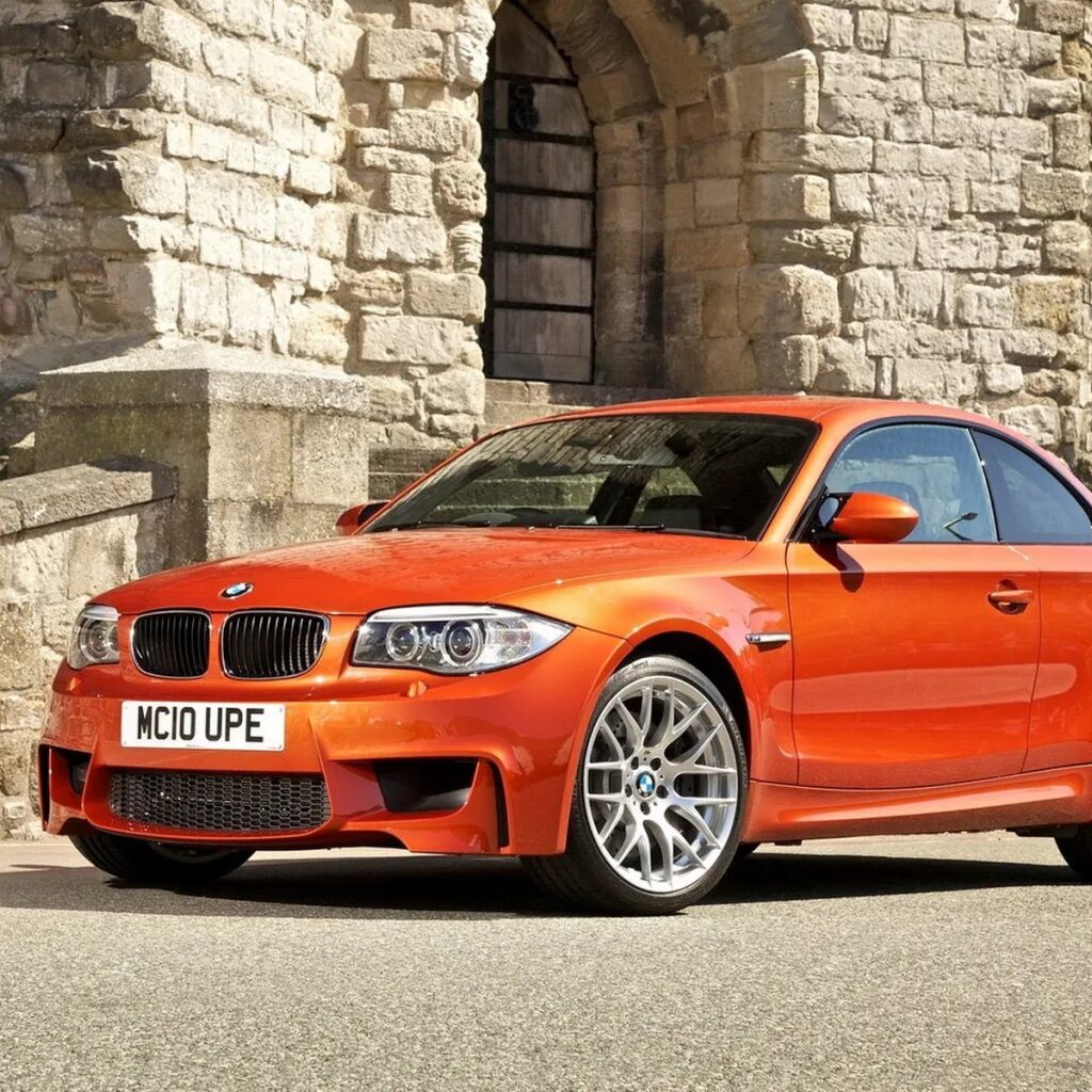 Автомобиль bmw 1. BMW m1 e82. BMW 1m Coupe. BMW 1m Coupe e82 2011. БМВ м1 е82.