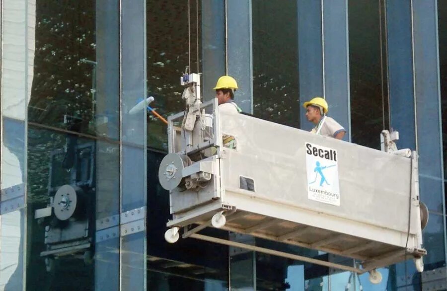 система обслуживания фасадов высотных зданий. подъемник фасадный geda bmu f-th-3-s.