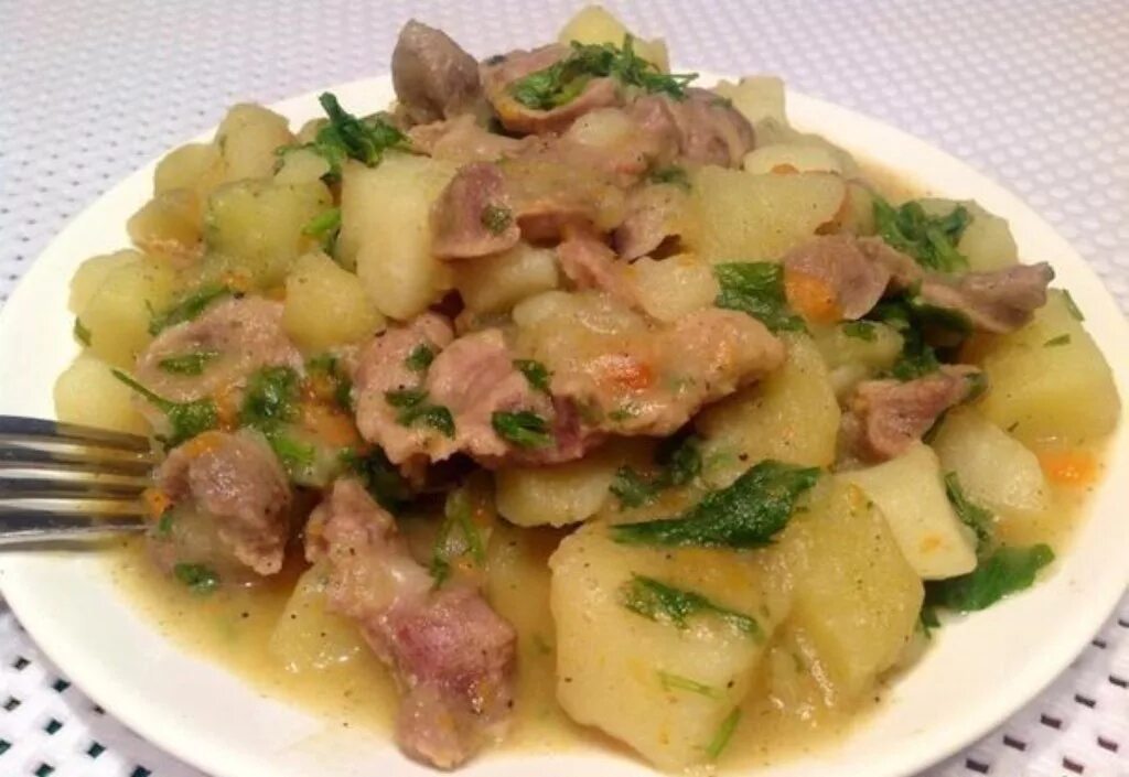 Картошка тушеная с желудками рецепт