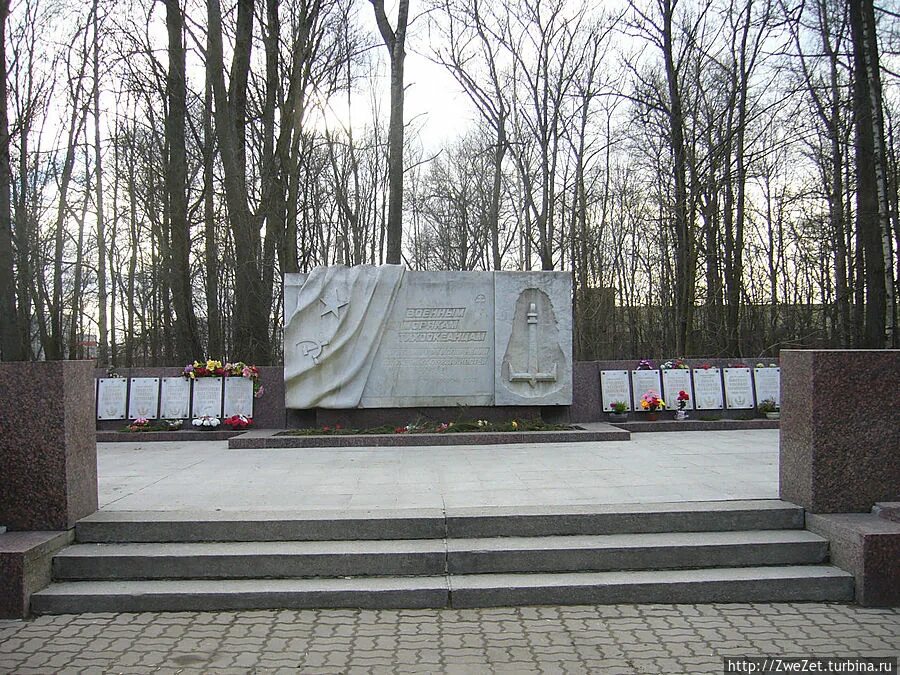 Мемориал серафимовское кладбище санкт-петербург. Серафимовское кладбище санкт-петербург могилы знаменитостей. Аллея героев серафимовского кладбища. Серафимовское кладбище в спб. Серафимовское кладбище санкт петербург могила подымахина.