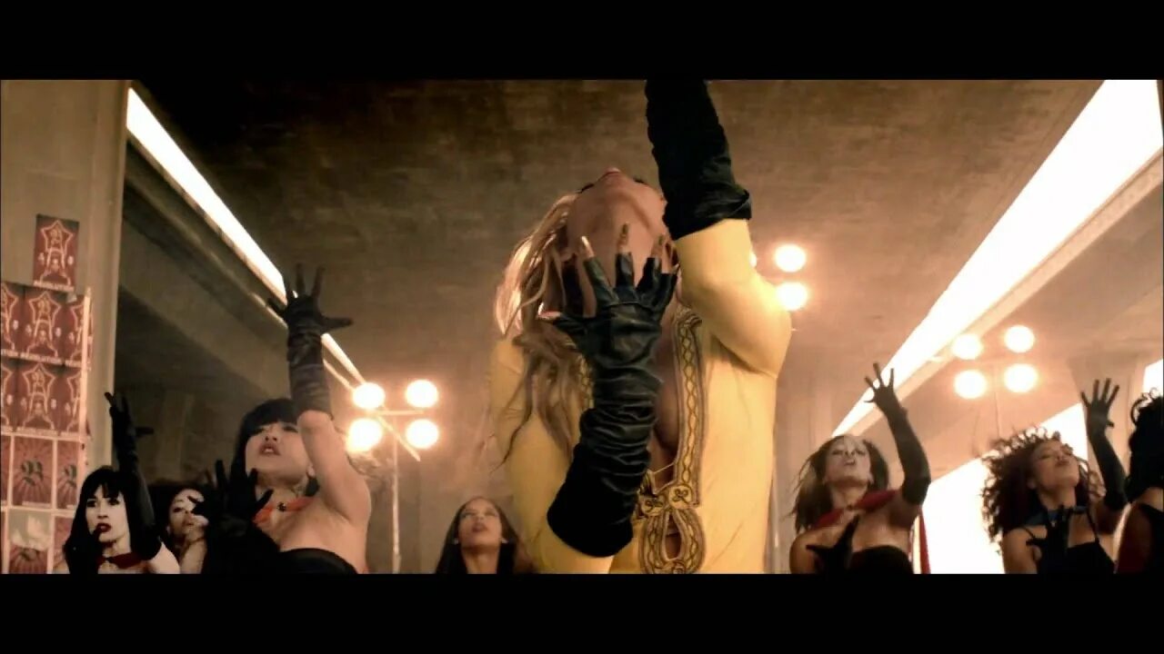 Run the world girls. Бейонсе Run the World. Бьенсе ху РАН зе ворлд. Run the World girls танец. Beyonce who Run the World girls.