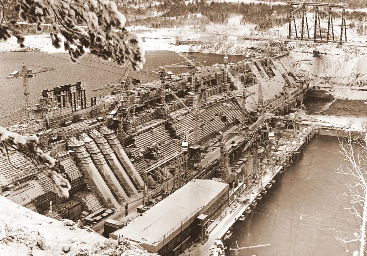 гэс дивногорск красноярский край. в каком году построена красноярская. перекрытие енисея в 1963 году фото. в каком году построена красноярская. стройка гэс красноярск.