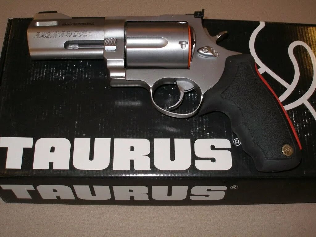 Револьвер 500. Taurus 500 Magnum. Револьвер Taurus Raging bull 500. Taurus Magnum 500 калибра. Taurus Raging bull 454.