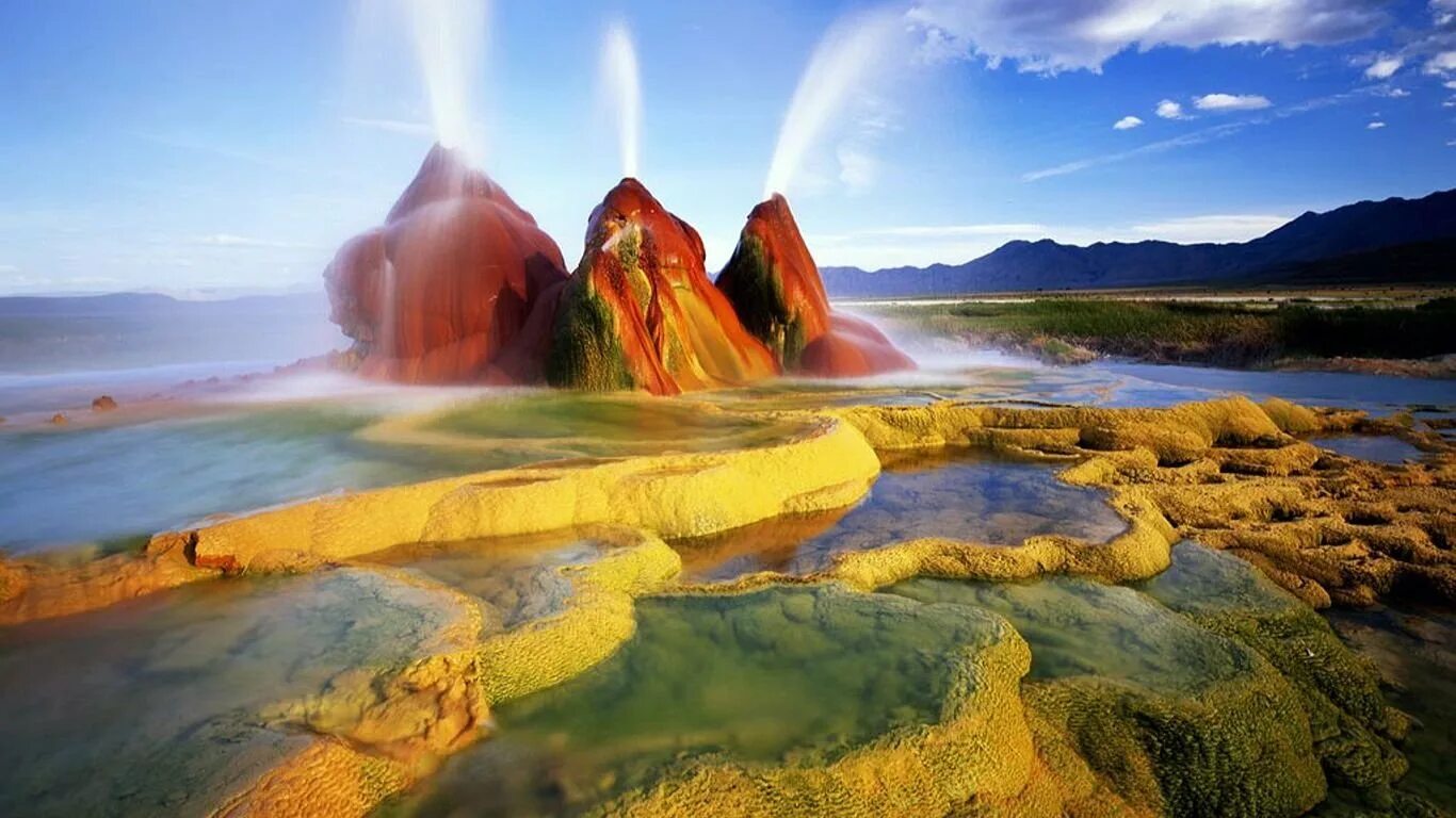 Великий гейсир исландия. Гейзер флай (fly), штат невада, сша. Исландия долина гейзеров хёйкадалюр. Гейзер строккюр в исландии. Гейзеры на камчатке.