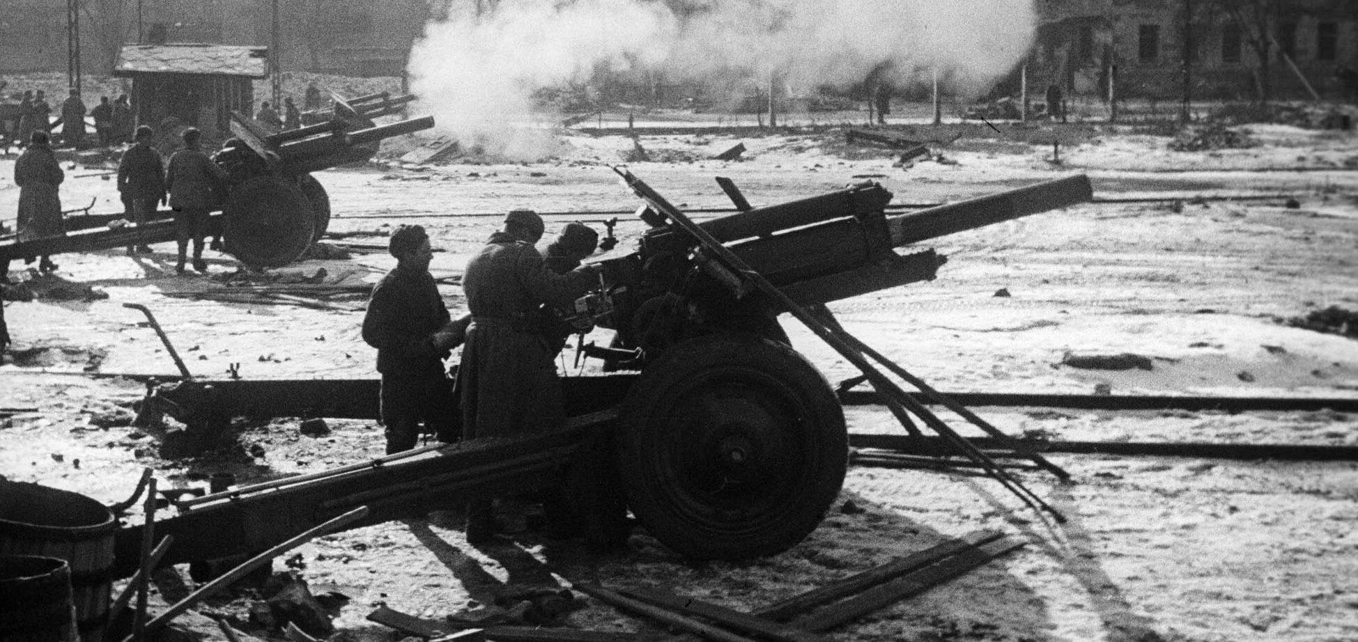 Штурм берлина артиллерия 1945. Сталинградская битва контрнаступление. Операция малый сатурн сталинградская битва. Штурм зееловских высот 1945. Наступательная артиллерия.