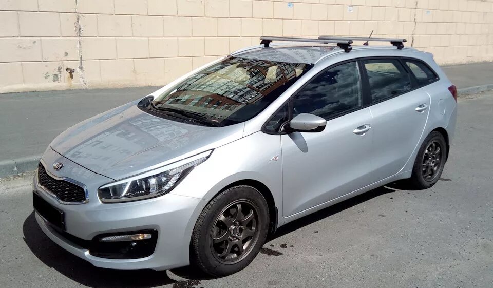 Багажник на киа сид универсал. Kia Ceed JD 2013 С рейлингами. Рейлинги Kia Ceed. Kia Ceed универсал релинги 2016. Рейлинги Киа СИД 2.