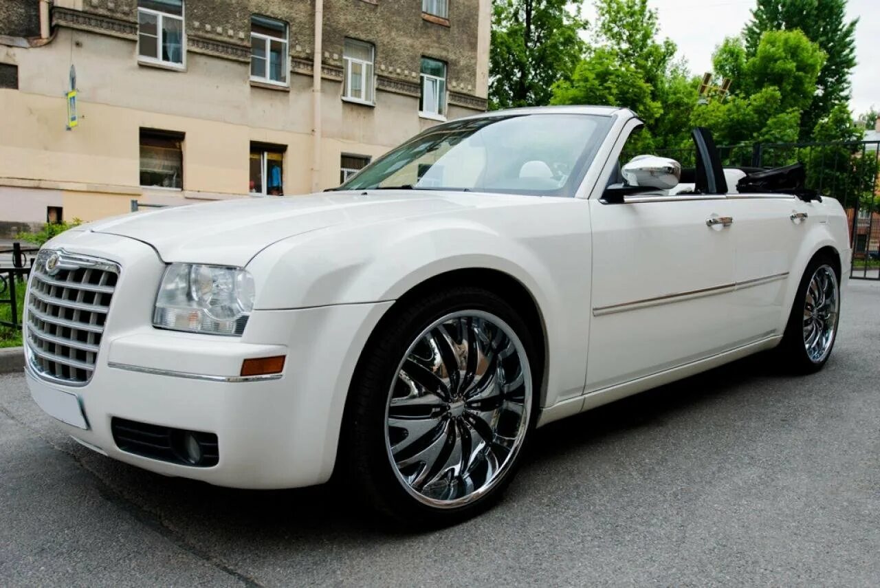 Крайслер сша. Chrysler 300c кабриолет. крайслер 300с белый. chrysler 300c white. chrysler 300c cabrio.