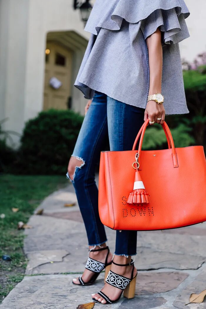 Биркин оранжевая сумка гермес. С чем сочетается сумка. Сумка цвета горчицы. Образы с оранжевой сумкой. Сумки в стиле кэжуал.