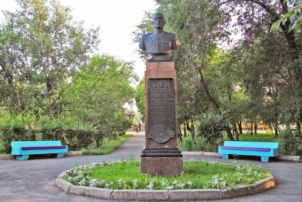 Памятники минусинска. Е. Памятник ленину в минусинске. Щетинкин памятник минусинск. Памятник щетинкину петру ефимовичу.