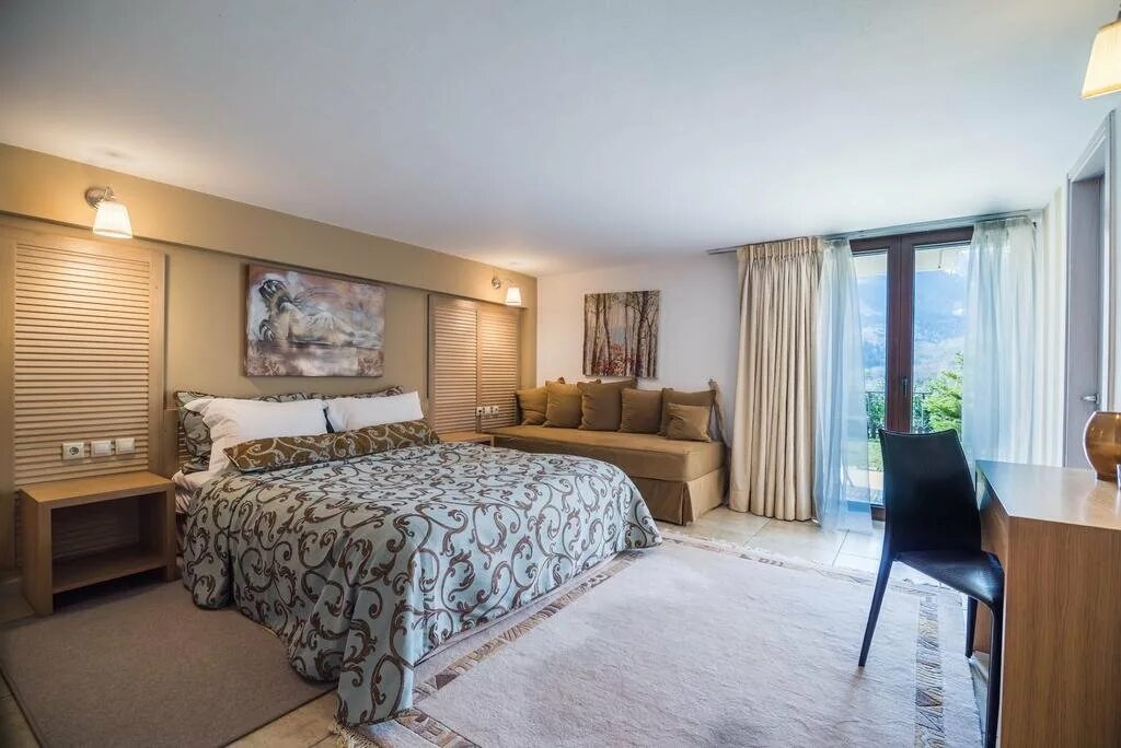 Forest suites ивантеевка. Forest in hotel boutique. Северная осетия forrest terrace hotel. Гостиница рахат архыз. Форест отель фиагдон.