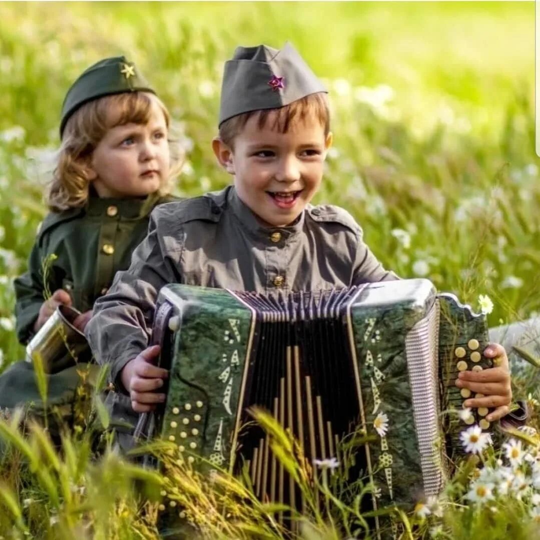 Тальяночка гармошка. Играй тальяночка. Тальяночка гармонь. Заиграй сыграй тальяночка. Гармонь тальянка.