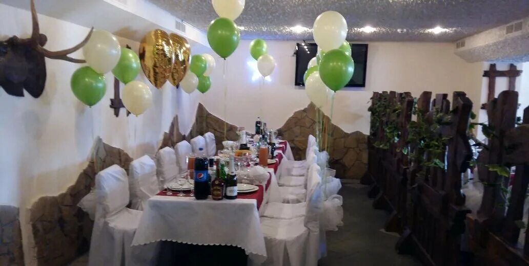 Ресторан у лешего. Леший жуковский кафе. Леший ресторан оренбург. Кафе у лешего владивосток. Бар леший.