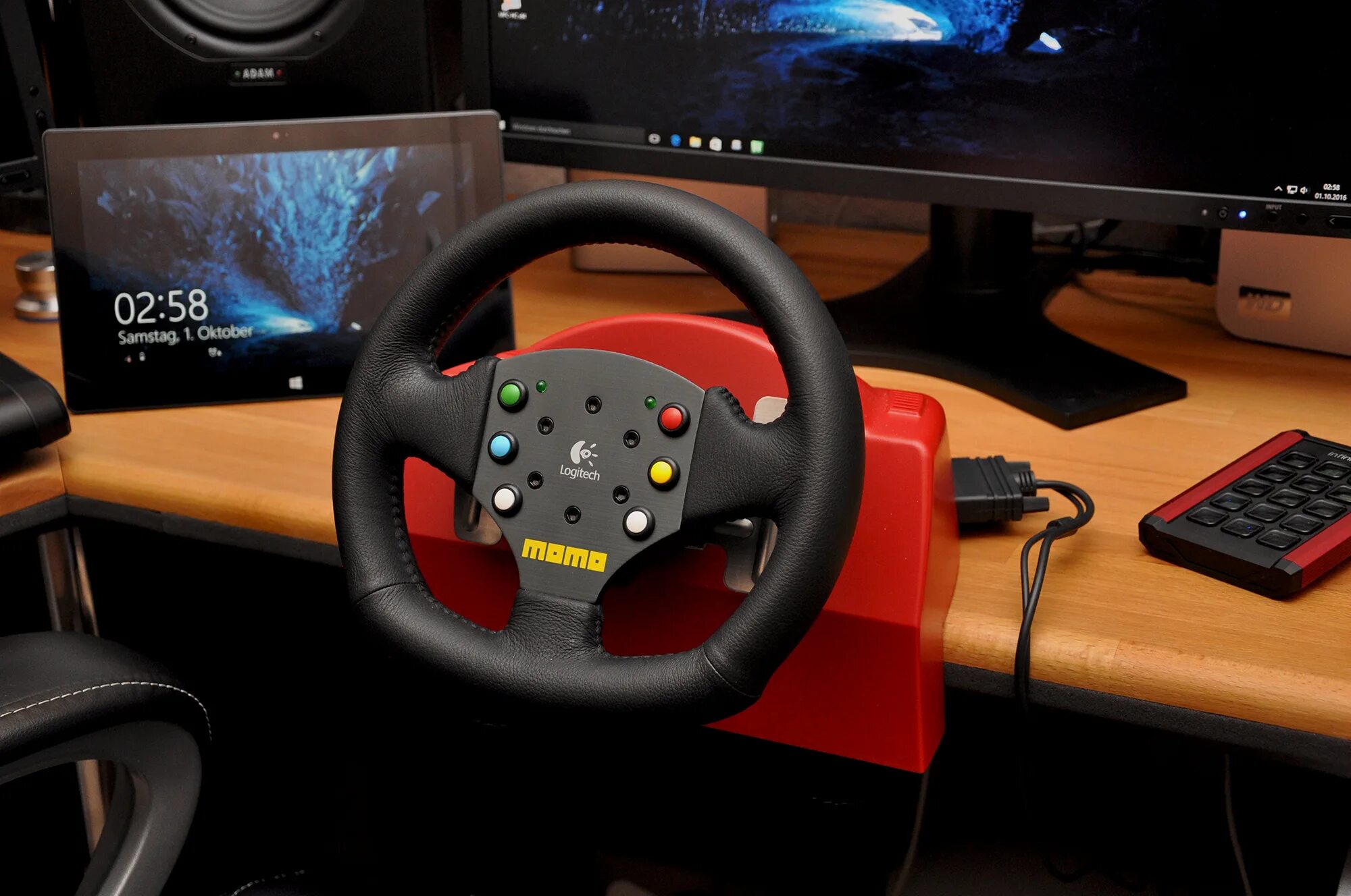 Руль мом рейсинг. Logitech Momo Racing. Руль Logitech Momo Racing. Руль Лоджитек МОМО рейсинг. Руль Logitech Wingman Momo Force.