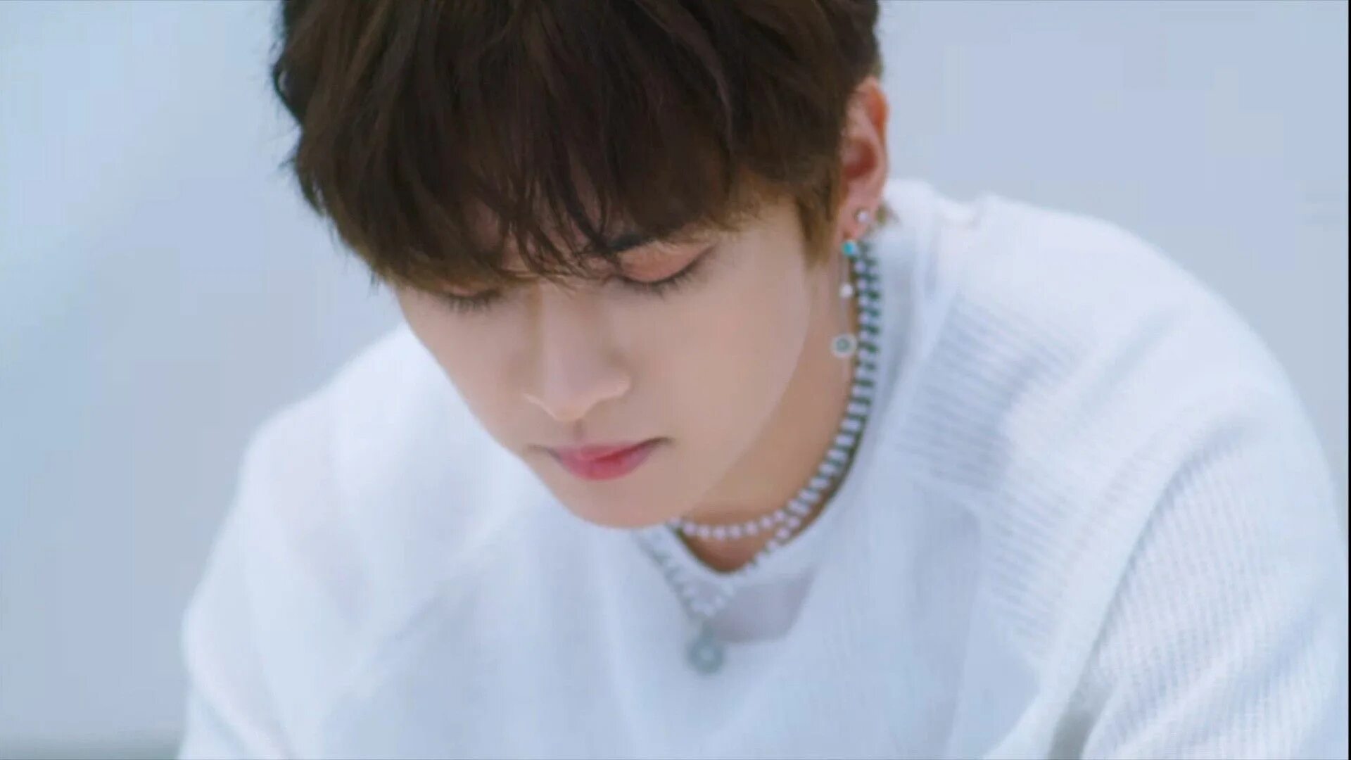 Минхо плачет. Минхо stray kids. lee min ho stray kids. мин хо stray kids. минхо stray kids 2025.