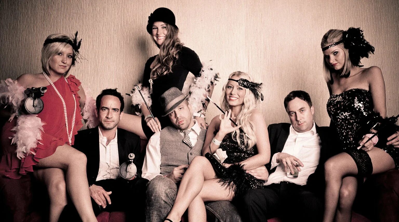 гангстерская вечеринка в стиле чикаго 20-30х. вечеринка 30 х. стиль чикаго. стиль чикаго 20-х. стиль чикаго.