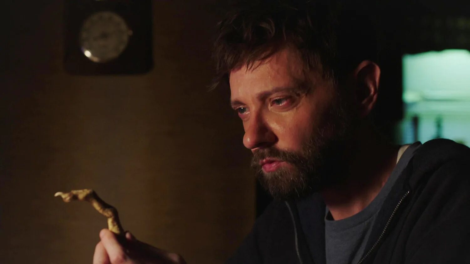 калейдоскоп ужасов палец. логан аллен калейдоскоп ужасов. калейдоскоп ужасов 2019 серая дрянь. калейдоскоп ужасов 2019 серая дрянь. кларк уилсон калейдоскоп ужасов.