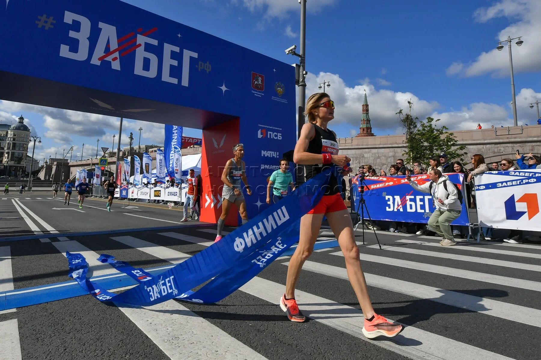 Забег рф самара 2024. Забег РФ Москва. Забег РФ Москва фото. Марафон фото. Забег РФ Воронеж 2022 трасса.