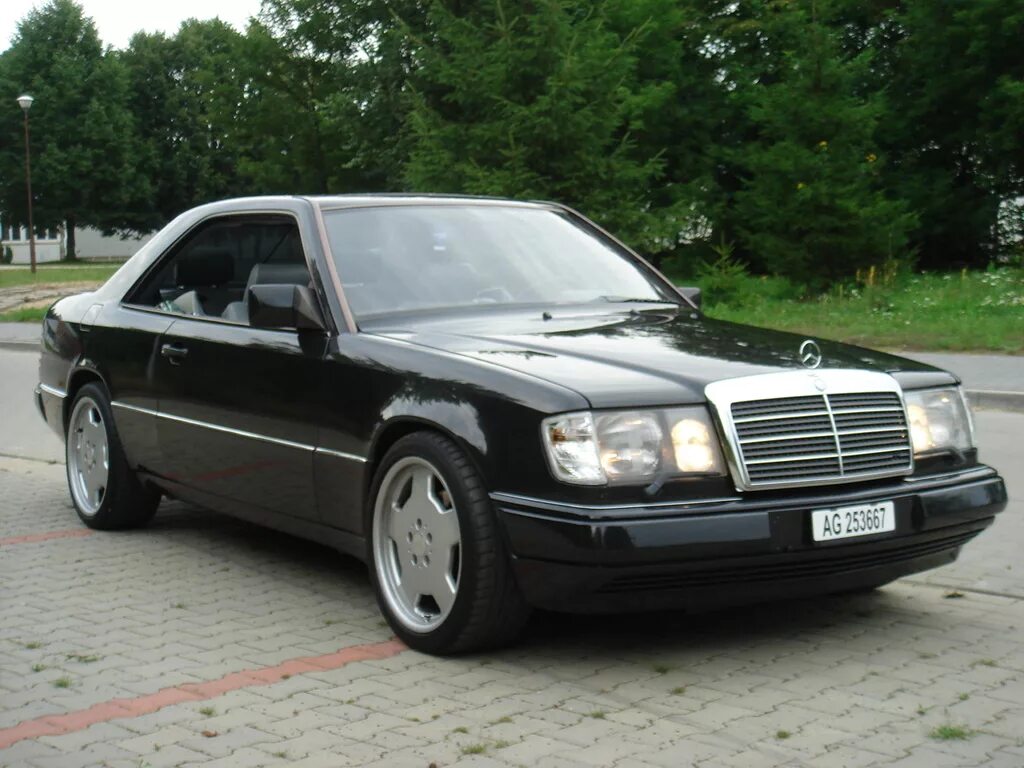 мерседес w124 купе. мерседес 124 купе. 124 мерседес удлиненный. проспект 124 б. Mercedes w124 coupe amg.
