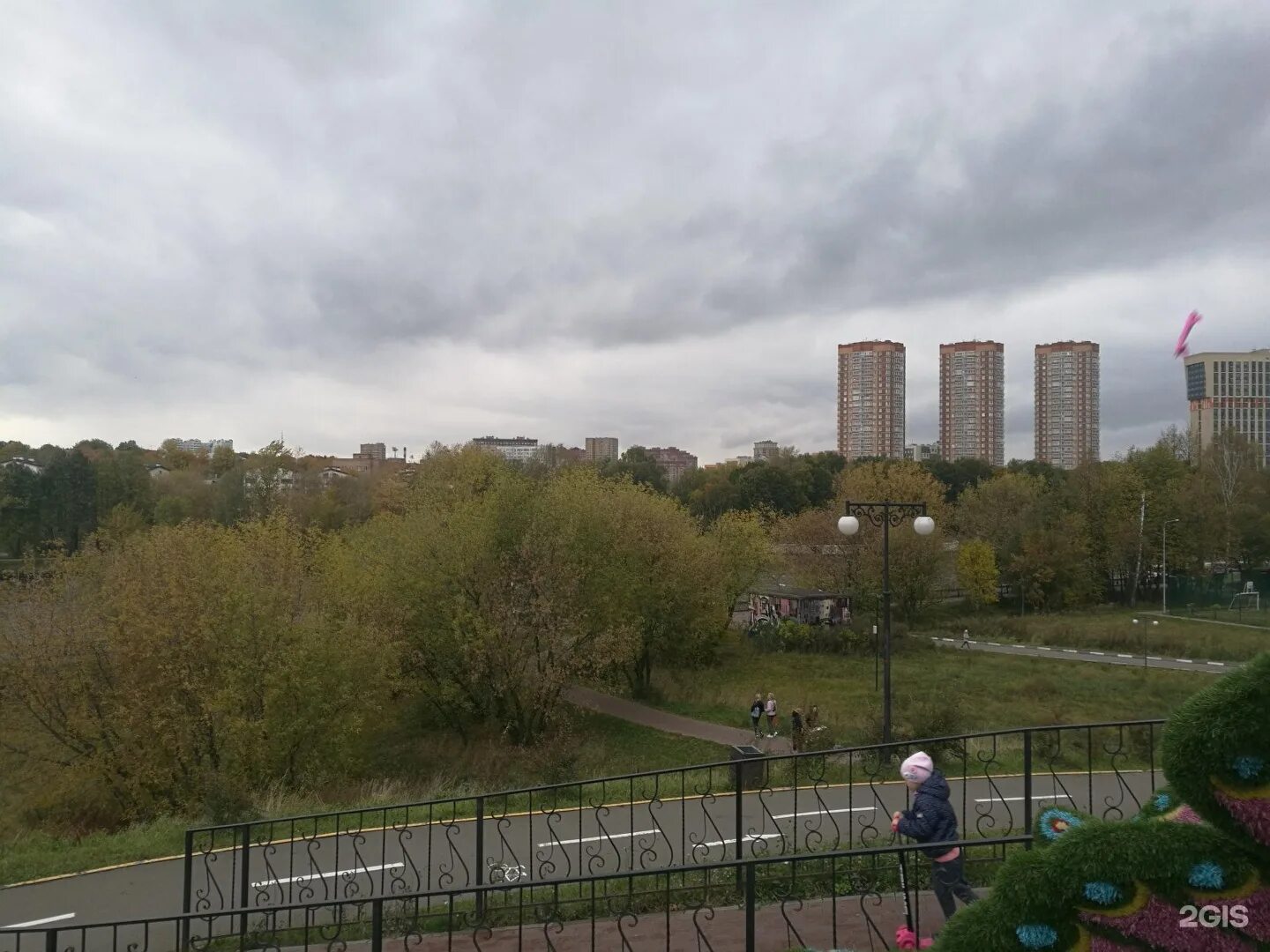 Берегите химки. Парк эко-берег химки левобережный. парк в химках на набережной. экоберег левобережный химки. парк 2 берега химки.