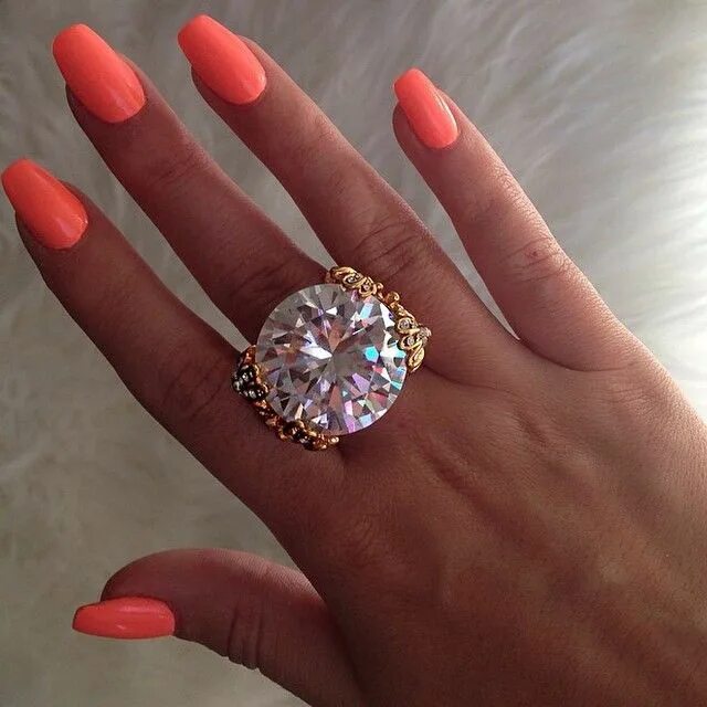 Кольцо из гель лака. Крупные кольца. Женские кольца с крупным камнем. Кольцо с большим камнем бижутерия. Кольцо с крупным бриллиантом.