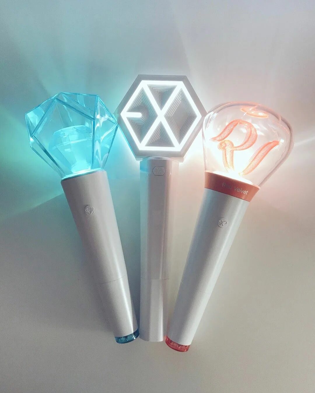 Лайтстик. Лайтстик shinee. exo red velvet lightstick. shinee lightstick. everglow лайстик.