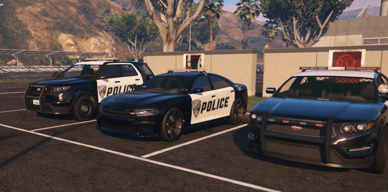 Гта 5 fivem. Додж челленджер полиция. Додж челленджер police. Fivem машины. Gta 5 lspdfr lapd ford crown victoria.