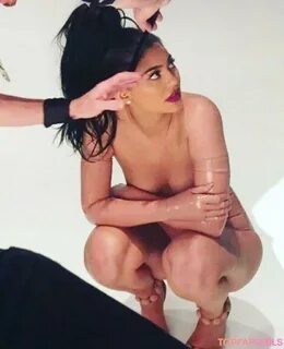Slideshow kylie jenner nudes leak.