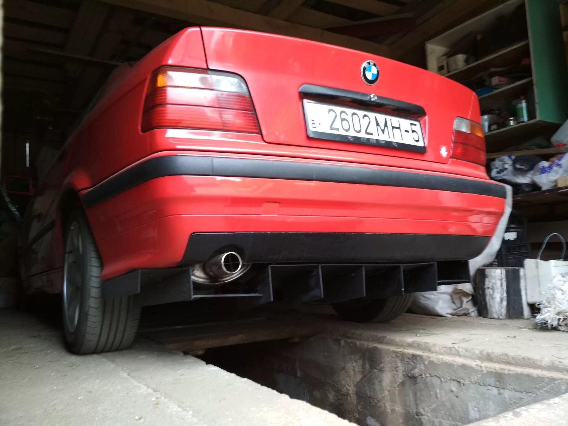 Задний бампер е36. Задний бампер бмв е36. задний диффузор bmw e36. бмв е36 сплиттер. задний диффузор на бмв е39.