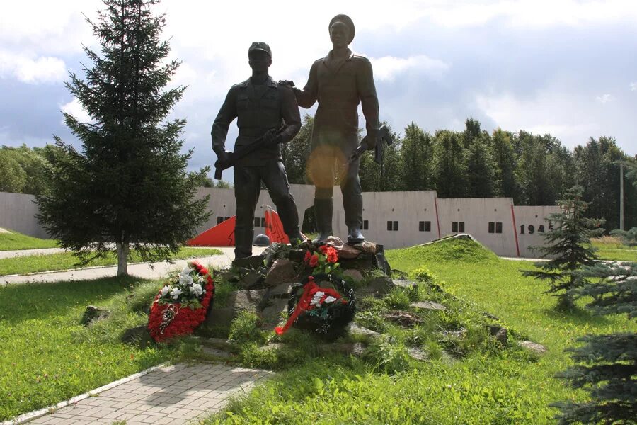 Ленино снегиревский военно исторический. Ленино Снегиревский мемориальный комплекс. Ленино-Снегиревский военно-исторический музей, деревня Ленино. Ленино-Снегиревский военно-исторический музей в Истринском районе. Ленино Снегиревский музей экскурсии.