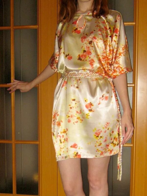 пошив шелкового. женский пеньюар с халатом. комбинированные блузки из атласа. одежда из атласа. пошив майки из шелка.