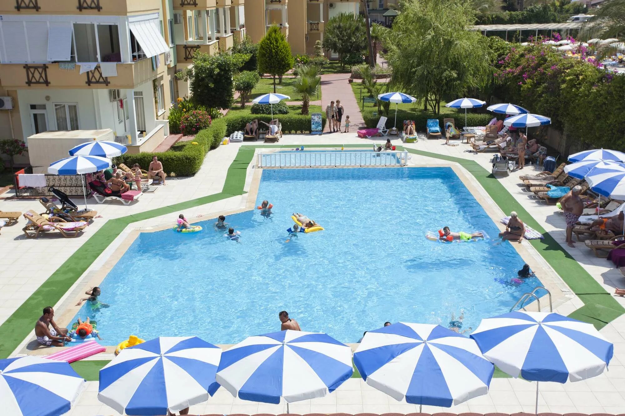 Villa sun flower beach турция. Club Titan 4 Турция Алания. Турция отель Титан Гарден Алания. Отель Титан Гарден 4 Алания. Titan Garden Hotel Алания Конаклы.