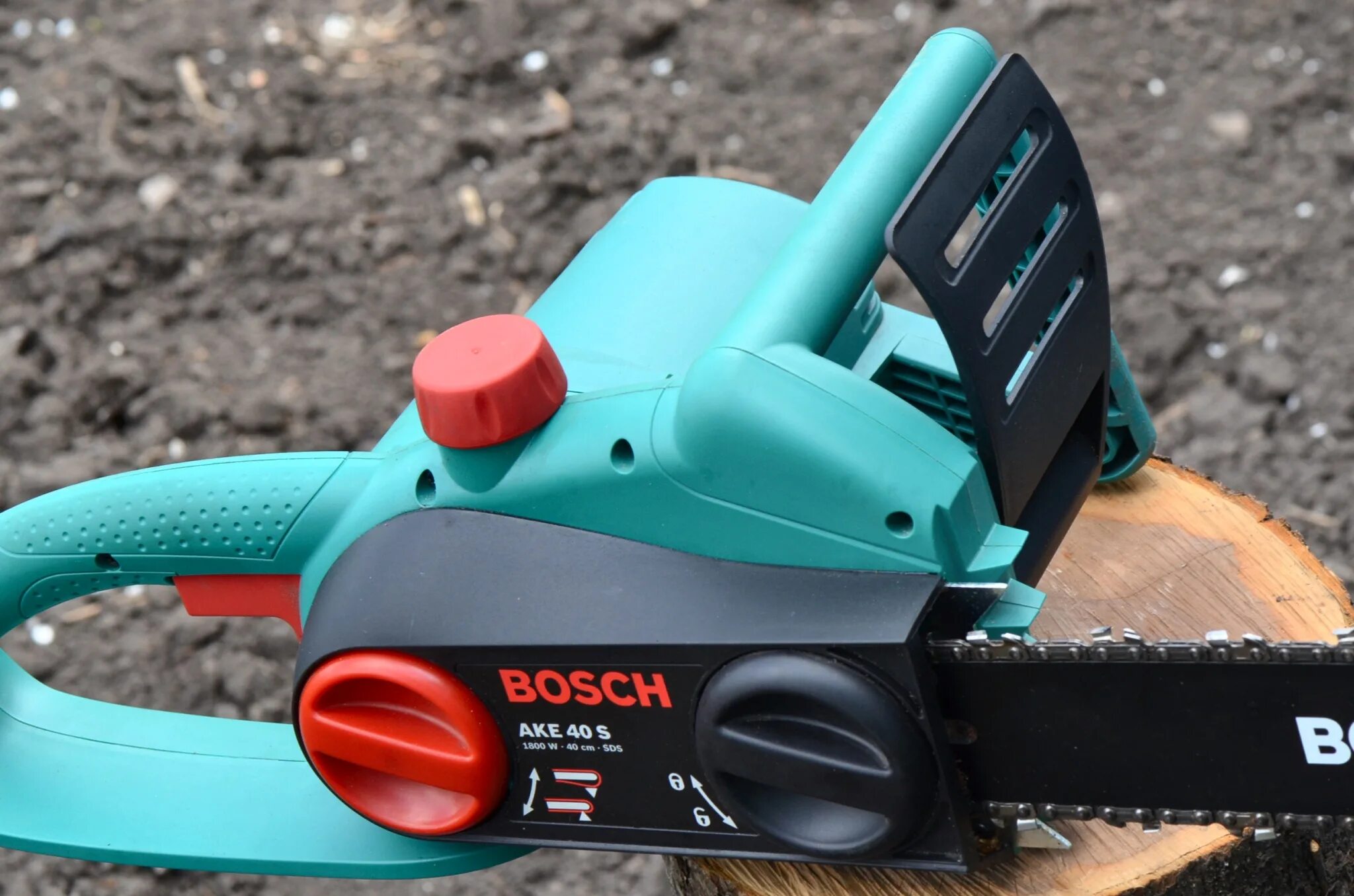 Купить бош 40. Bosch ake 40 s. Электропила Bosch ake 40 s. Бош аке 40s. Bosch ake 40 s (0600834602).