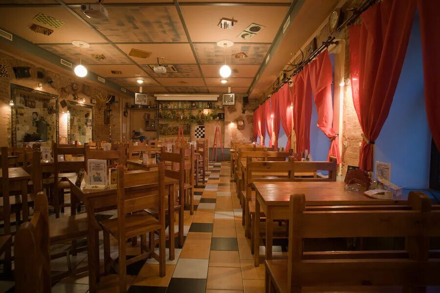 покровка золотая вобла москва. золотая вобла на протопоповском переулке. вобла покровка. бар золотая вобла на савеловской. ресторан вобла на китай городе.