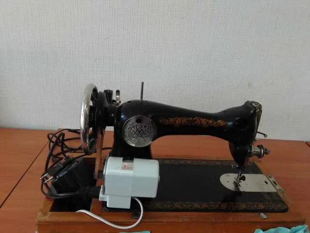 Продаю б у швейное. Бэушные Швейные машины в Воронеже. Б У продается ПМР швейная машина Подольск. Продам швейную машинку б у. Швейная машинка б/у Уренгой сена.